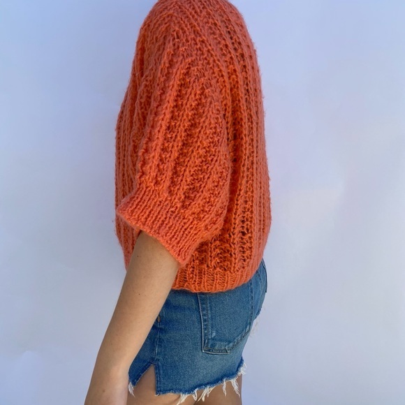 Vintage 70s Hand-knit‎ Coral Sweater - Picture 2 of 3